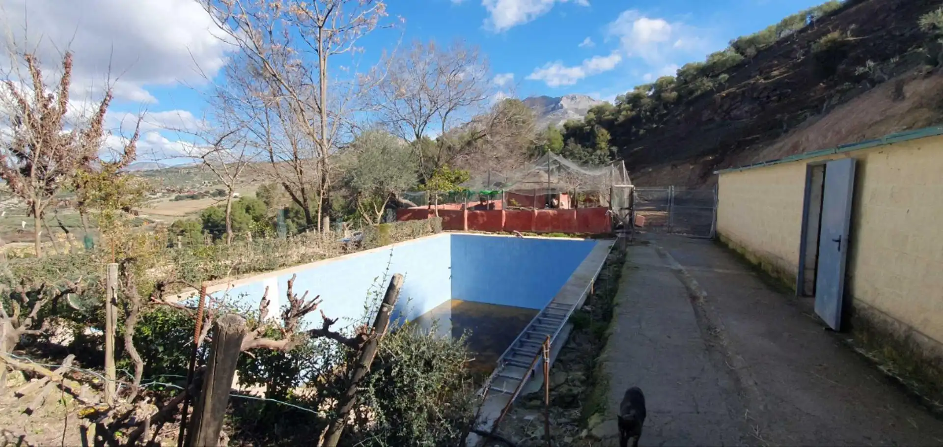Piscina de Finca rústica en venda en El Burgo amb Calefacció, Jardí privat i Traster
