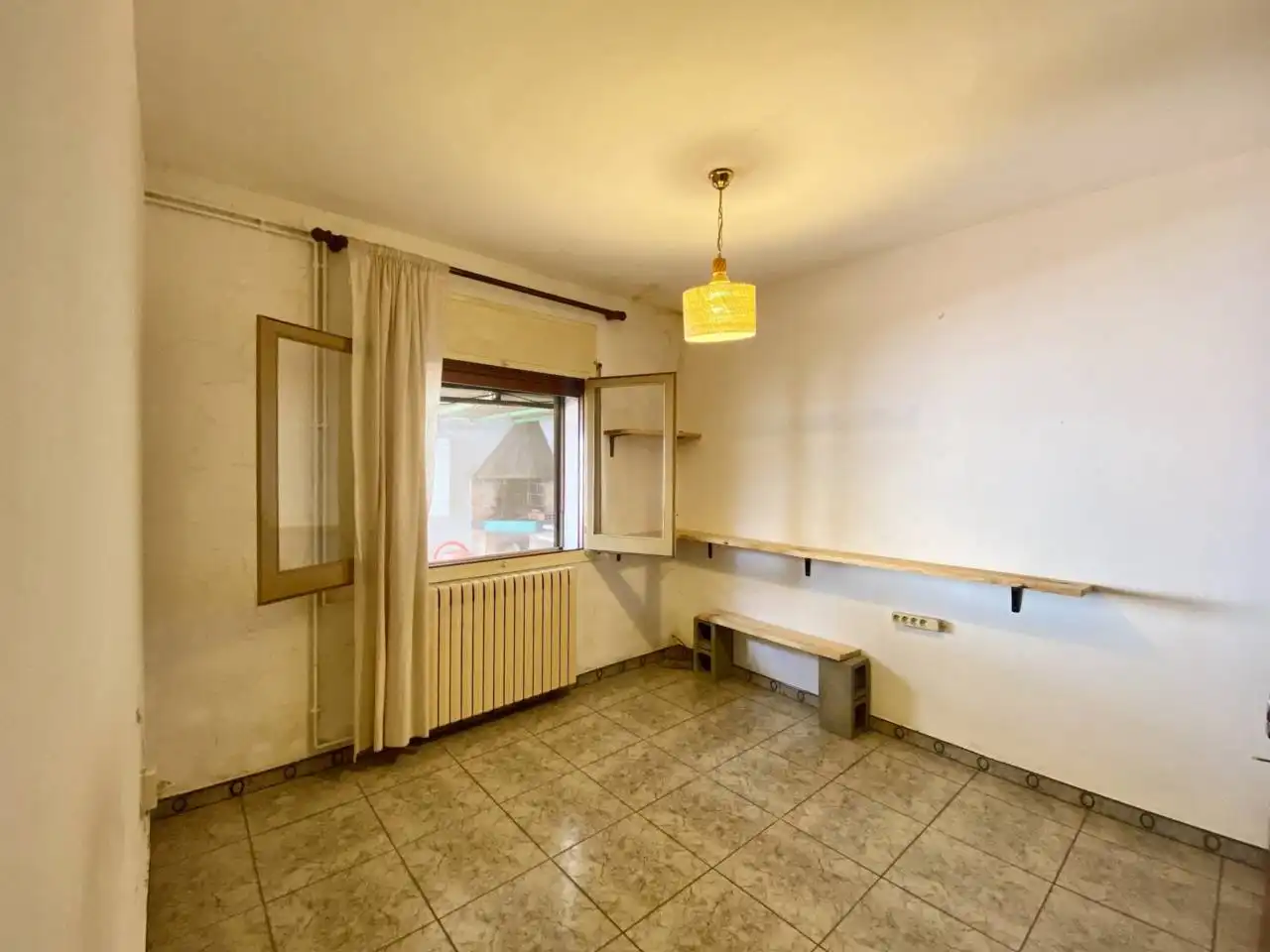 Casa adosada en venta en Olot con Calefacción, Jardín privado y Terraza