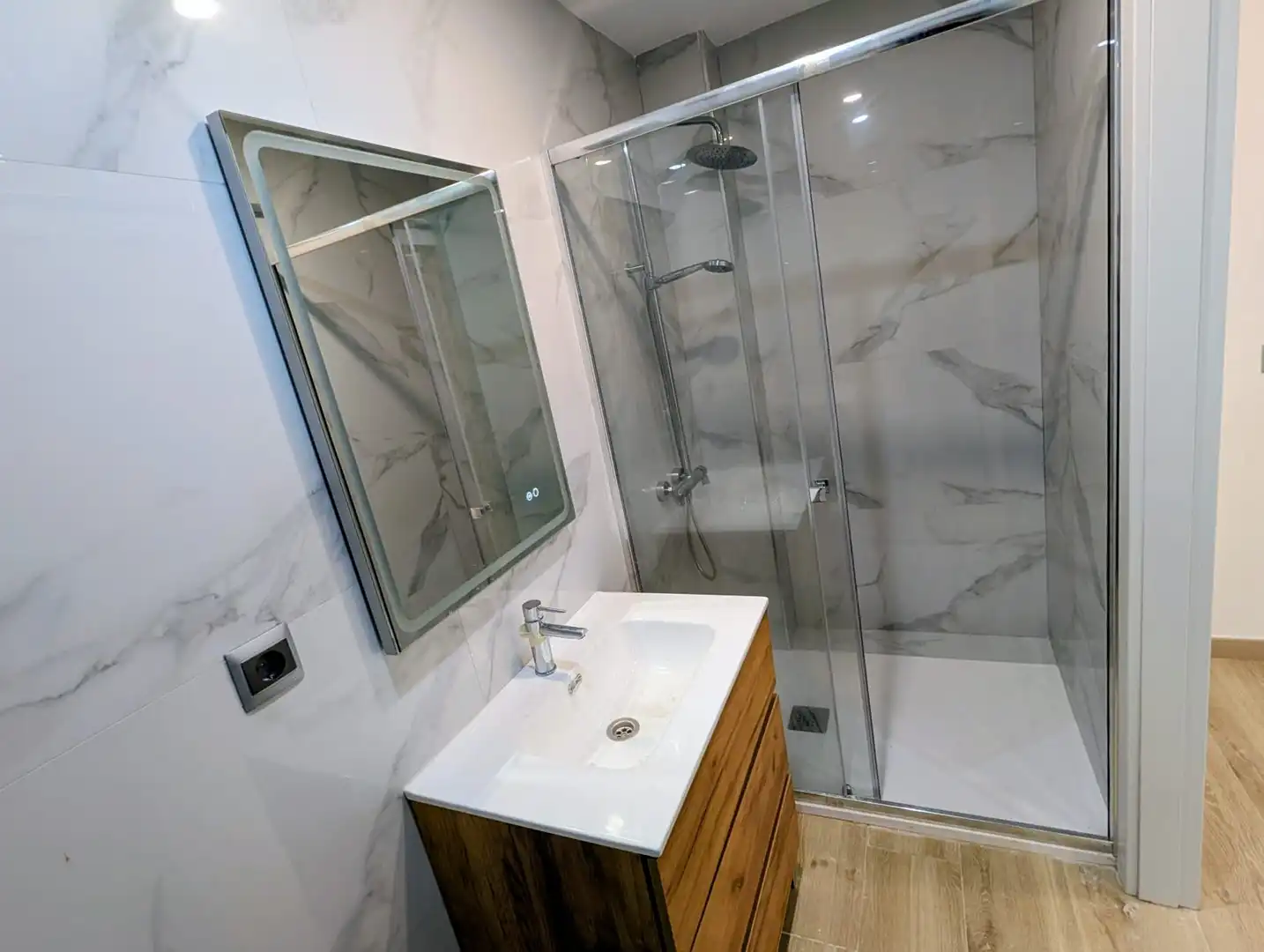 Baño de Piso en venta en Badalona con Parquet y Horno