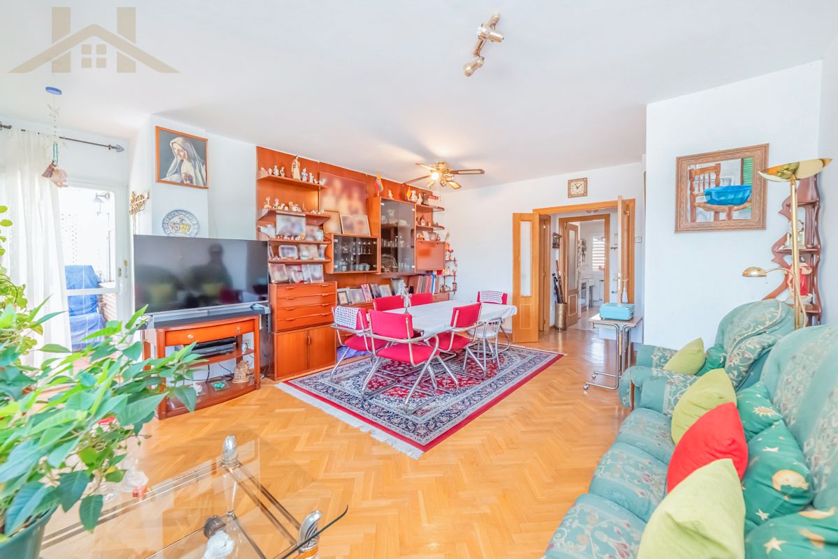 Living room of Flat for sale in Majadahonda  with Heating, Terrace and Storage room