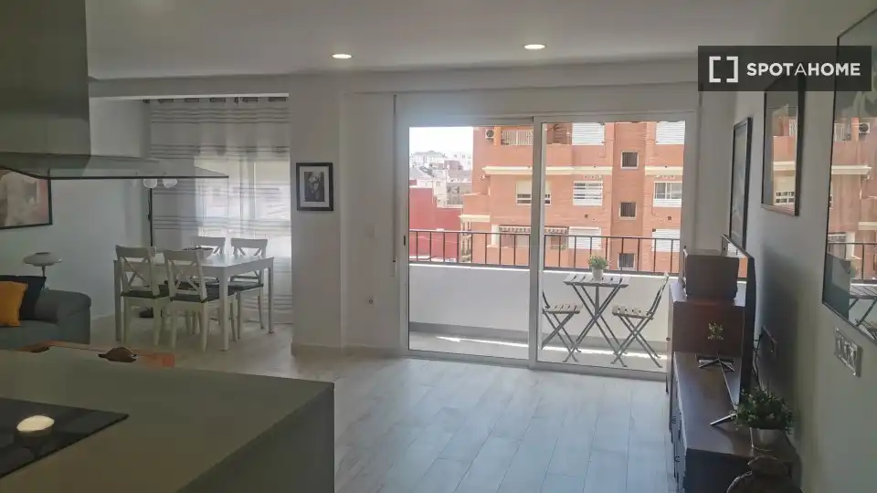 Terrassa de Pis de lloguer en Valencia amb Aire condicionat, Calefacció i Moblat