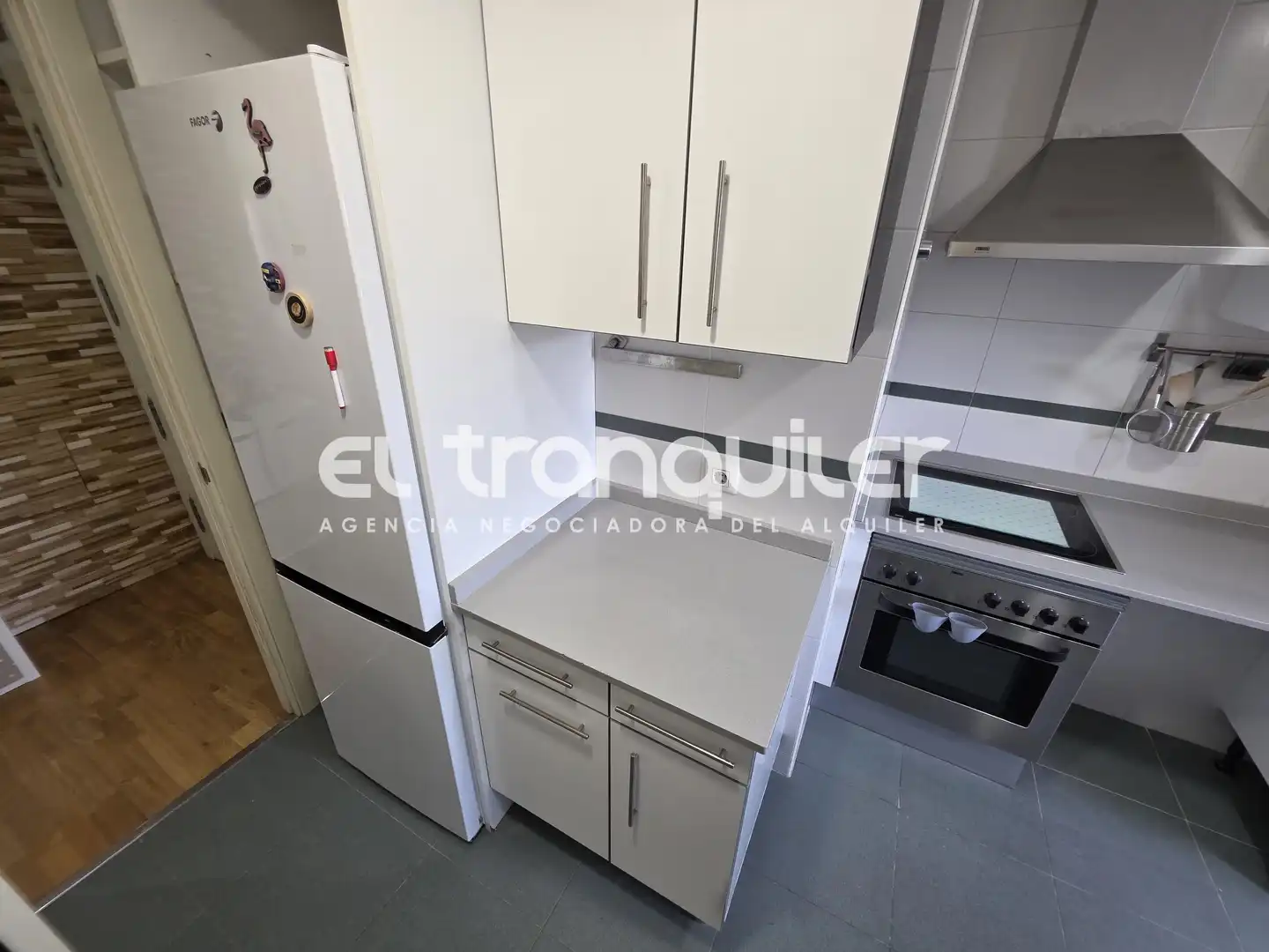 Kitchen of Flat for rent in Madrid  with Air Conditioner, Parquet flooring and Storage room