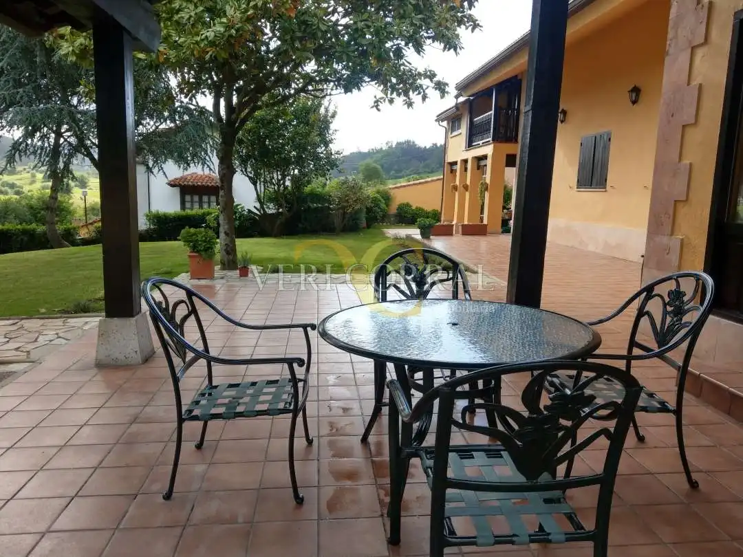 Terraza de Edificio en venta en Llanes