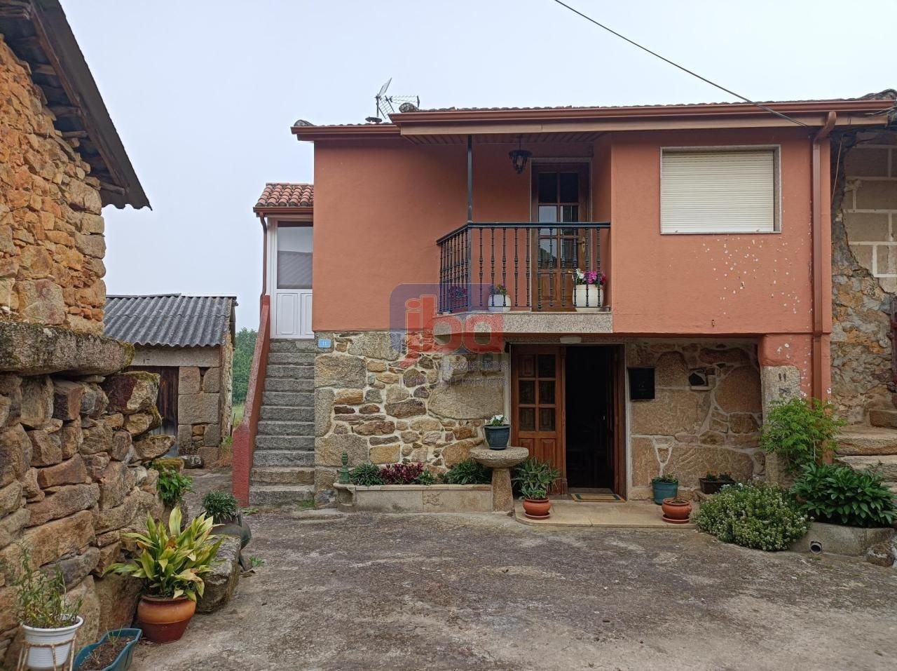 Vista exterior de Casa o chalet en venta en A Merca   con Calefacción, Trastero y Amueblado