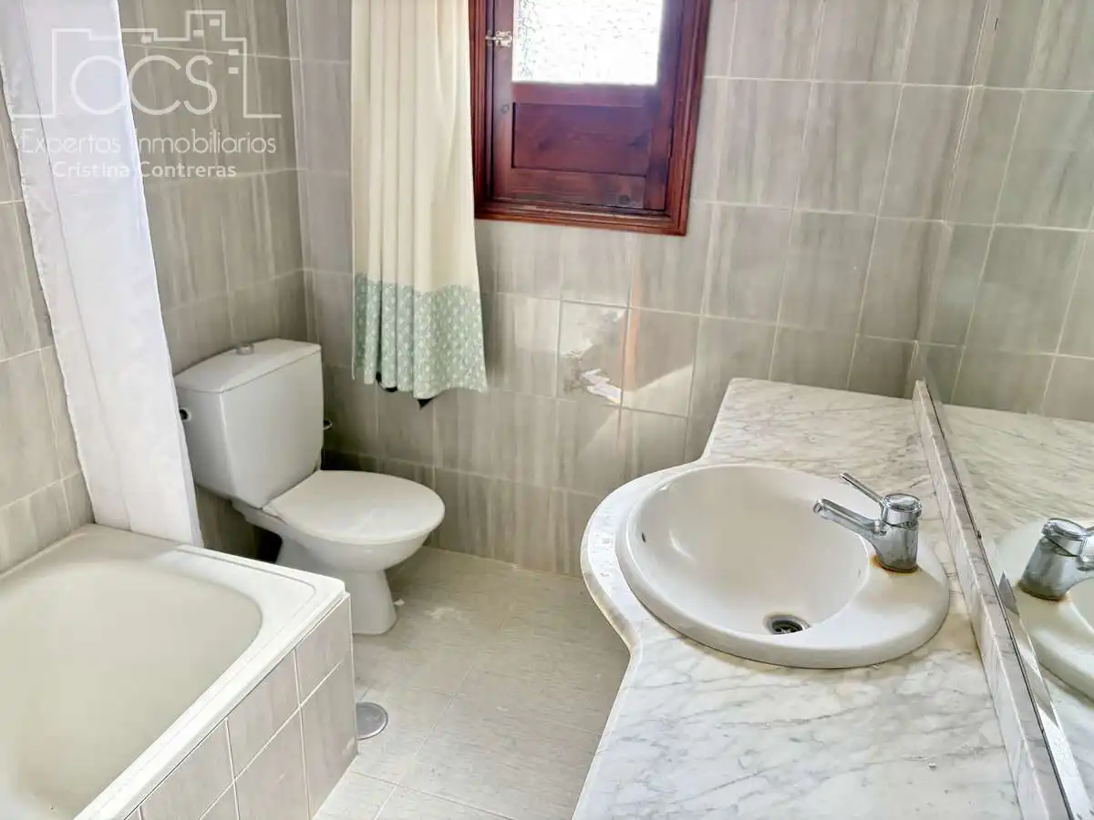 Bany de Casa o xalet en venda en Mairena del Alcor amb Aire condicionat, Traster i Piscina
