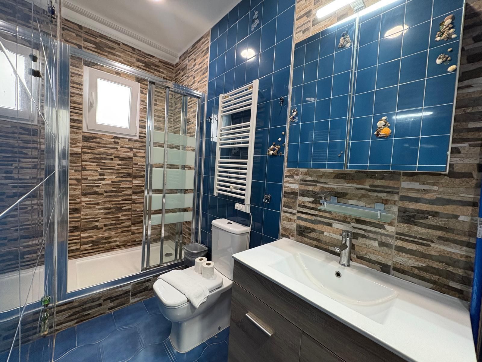Bathroom of Flat for sale in  Valencia Capital  with Air Conditioner and Parquet flooring