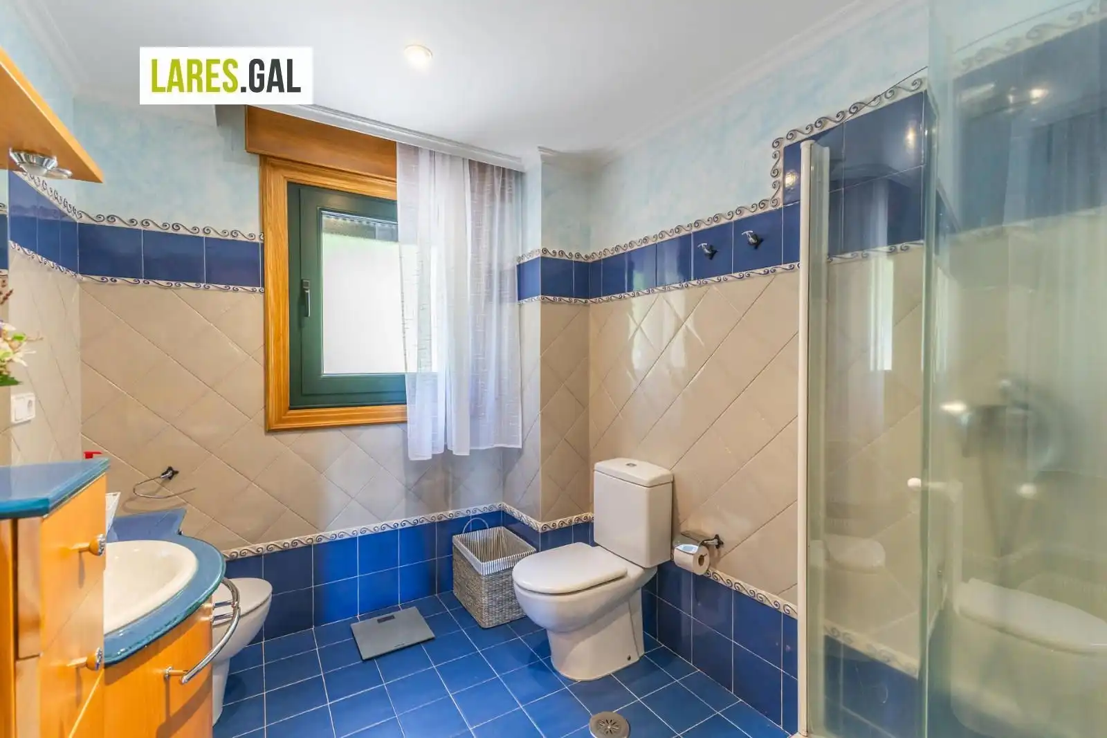 Badezimmer von Haus oder Chalet zum Verkauf in Cangas  mit Heizung, Terrasse und Möbliert