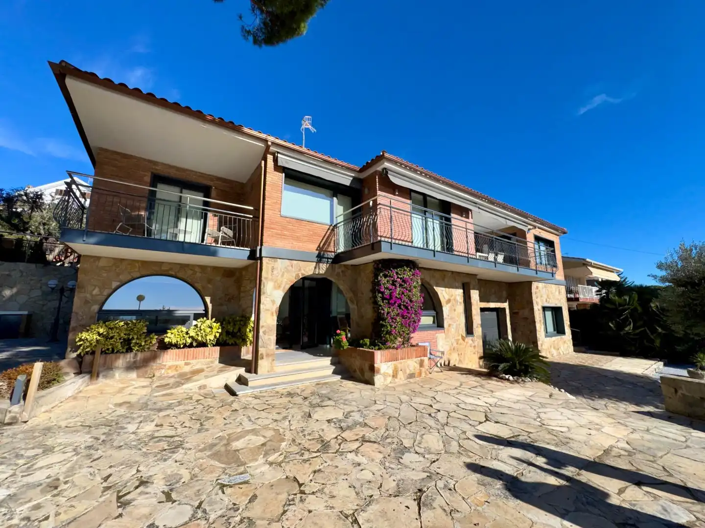 Detached house with terrace for sale in Alella, imagen 3