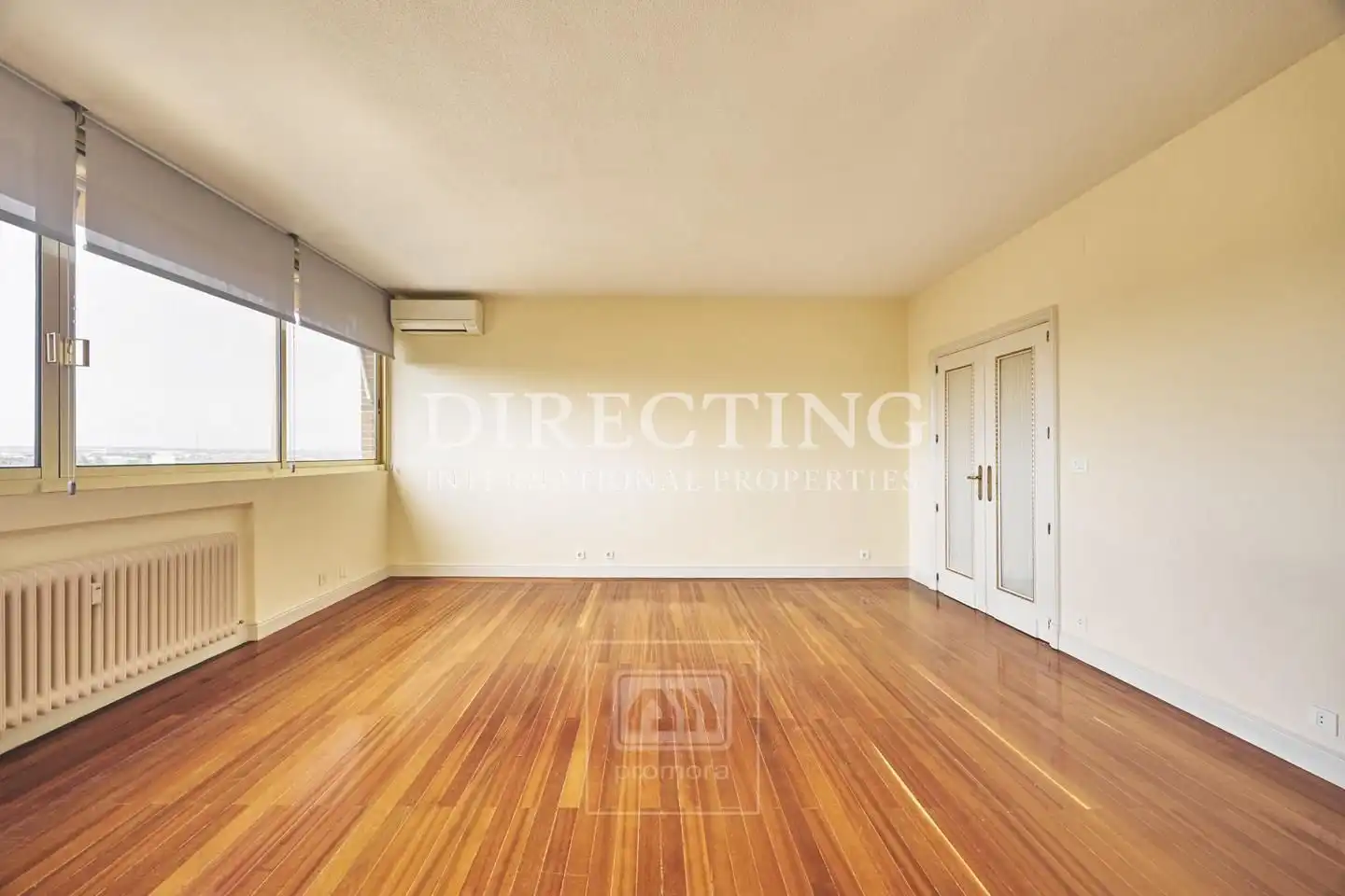 Exterior view of Flat for sale in Madrid  with Air Conditioner, Heating and Parquet flooring