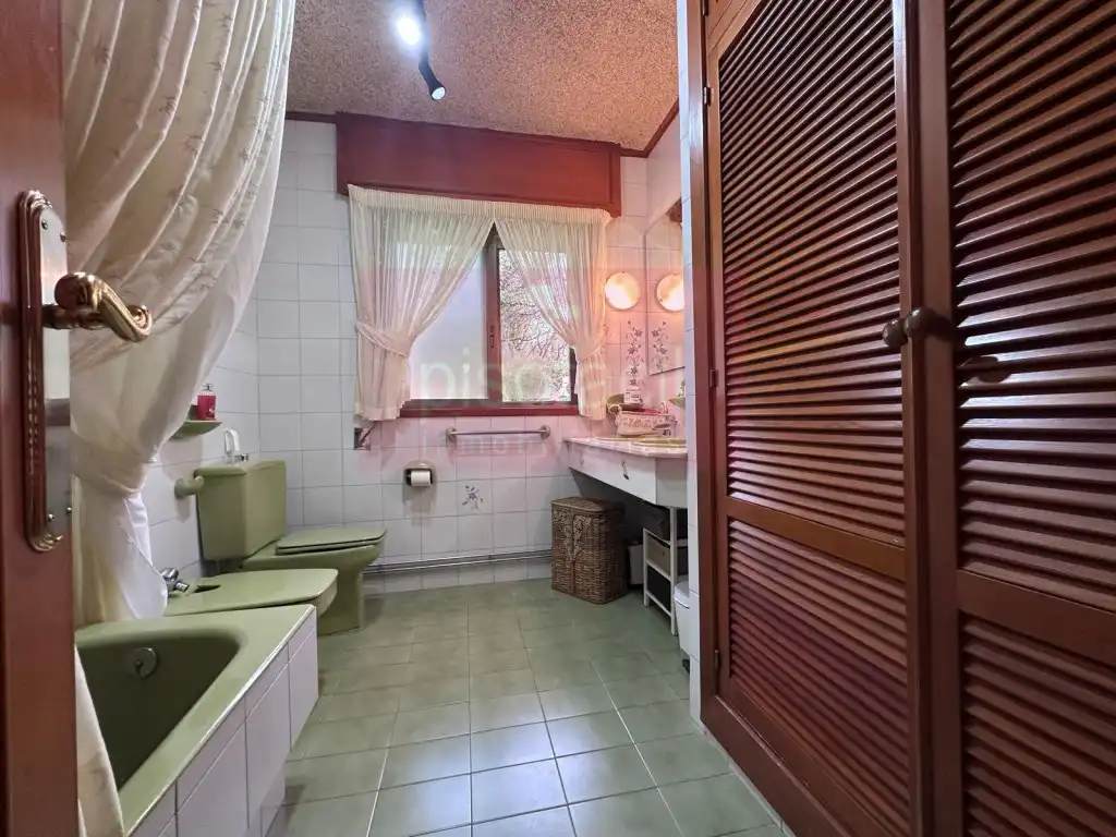 Bany de Casa o xalet en venda en Lugo