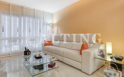 Living room of Flat for sale in  Barcelona Capital  with Heating, Parquet flooring and Terrace