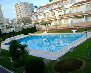 Piscina de Casa adosada en venda en Gandia amb Aire condicionat, Terrassa i Balcó