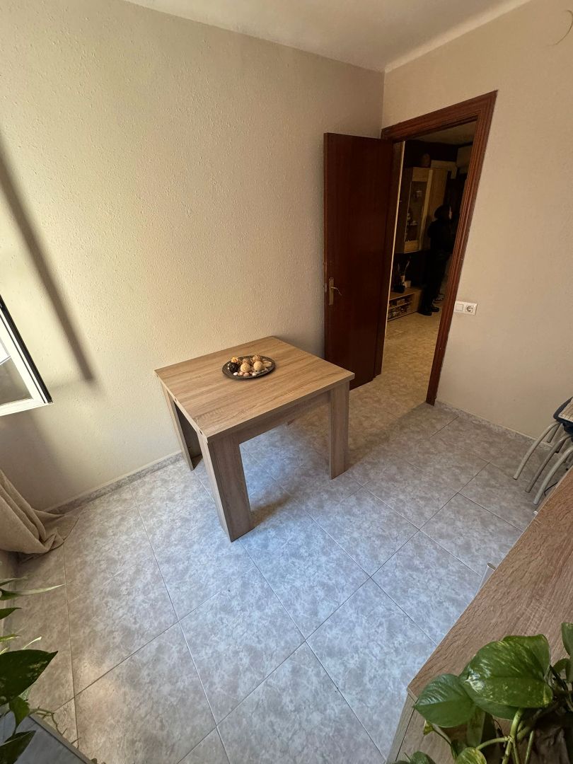 Comedor de Piso en venta en L'Hospitalet de Llobregat con Horno