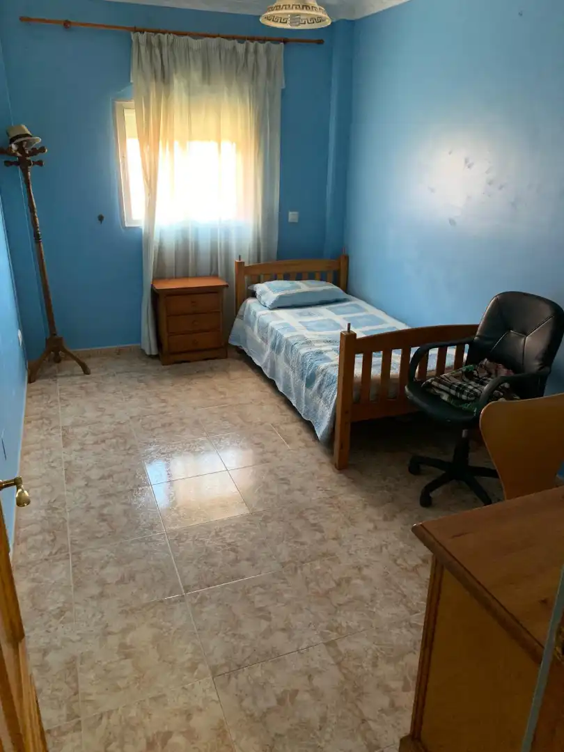 Dormitori de Casa o xalet en venda en Algeciras amb Aire condicionat, Moblat i Forn