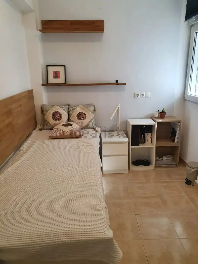 Habitación de Ático de alquiler en Valencia con Aire acondicionado, Calefacción y Jardín privado