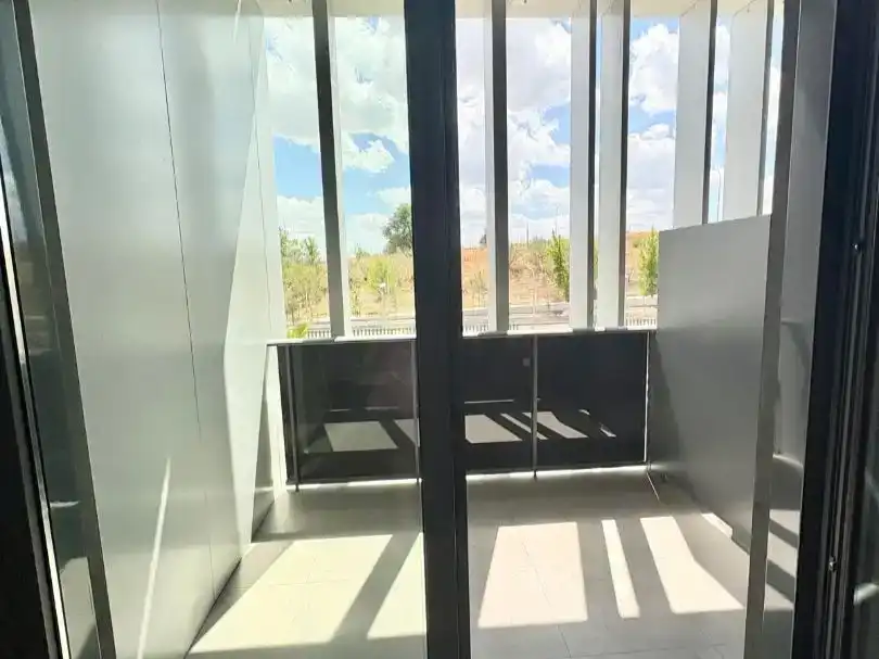 Loft zur Miete in La Moraleja mit Klimaanlage, Schwimmbad und Möbliert