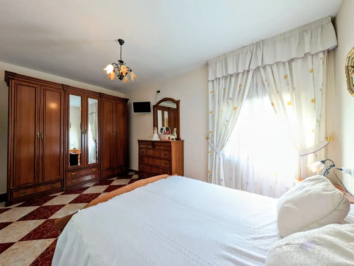 Dormitori de Casa o xalet en venda en Loja amb Aire condicionat, Terrassa i Traster