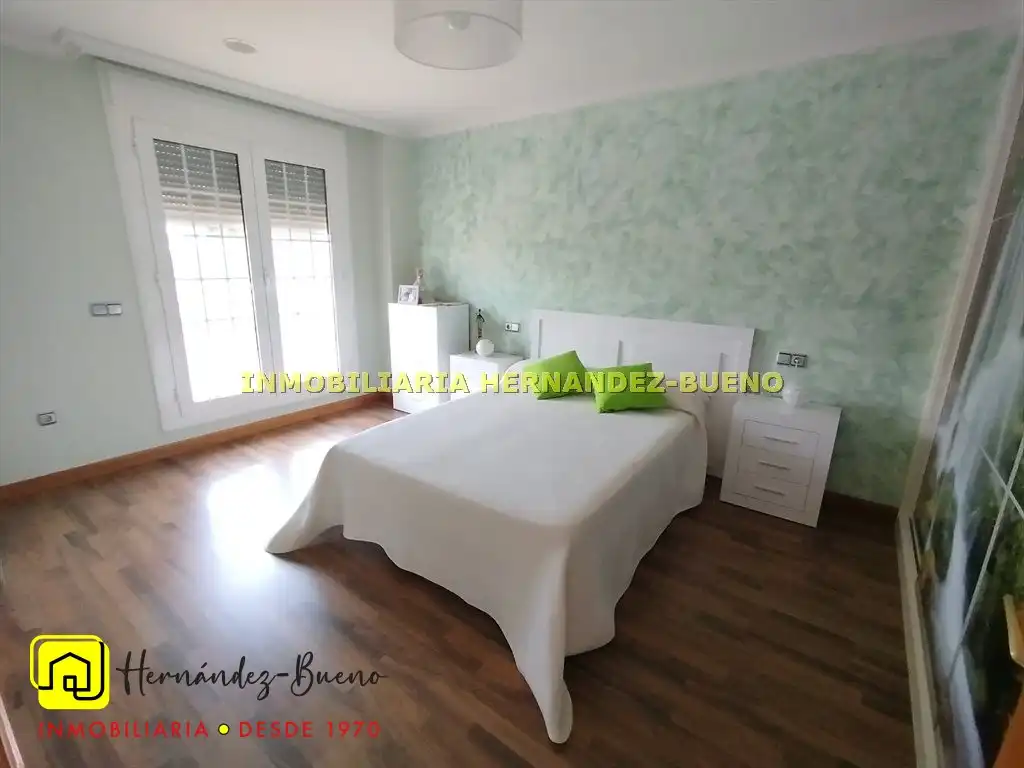 Habitación de Casa o chalet en venta en Calvarrasa de Abajo con Calefacción, Jardín privado y Terraza