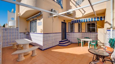 Foto 4 de Casa adosada en venda a Calle Halcón, 20, Zona Carrefour - Urbanizaciones, Torrevieja