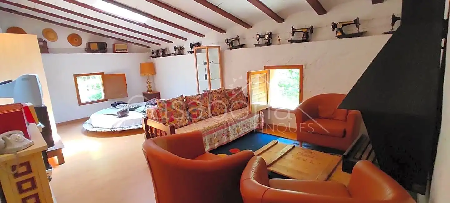 Sala de estar de Finca rústica en venta en Arbúcies con Jardín privado, Terraza y Amueblado