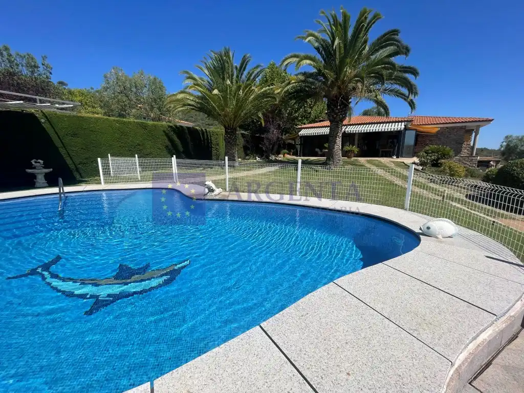 Xalet amb piscina en venda a Sierra de Fuentes, imagen 4