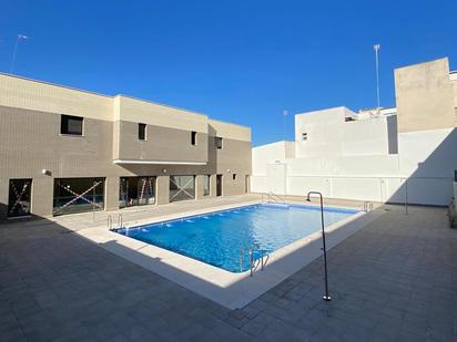 Piscina de Apartament de lloguer en Alcalá de Guadaira amb Terrassa i Piscina