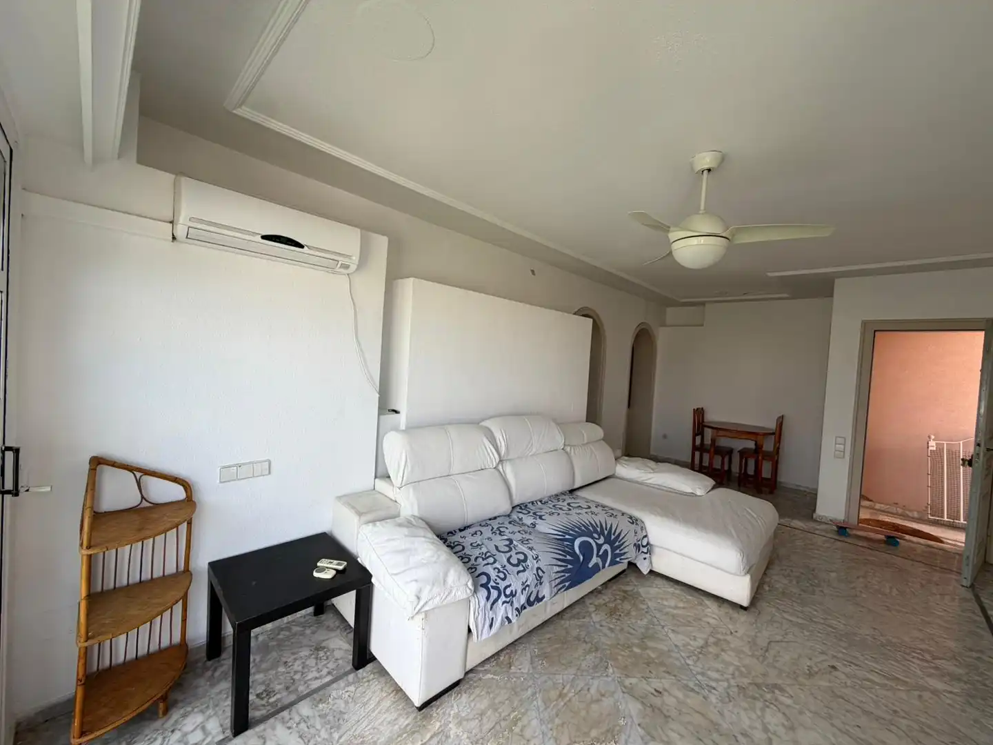 Sala de estar de Piso en venta en La Manga del Mar Menor con Terraza y Piscina comunitaria