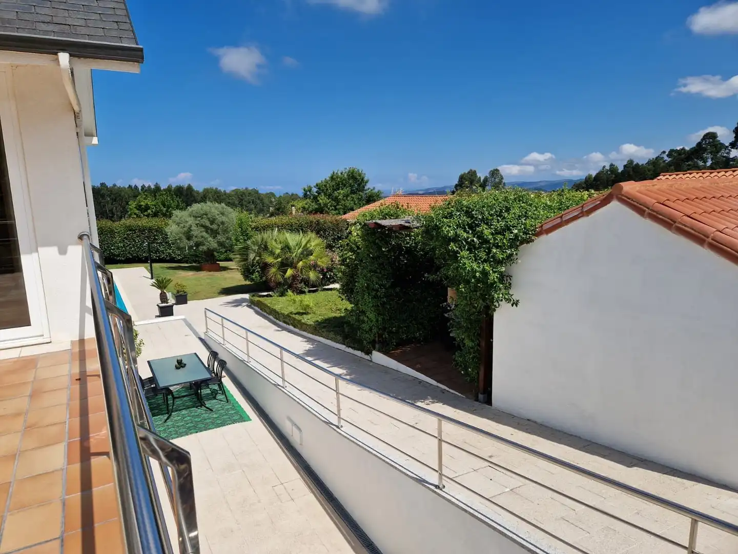 Terrassa de Casa o xalet en venda en Oleiros amb Calefacció, Jardí privat i Terrassa