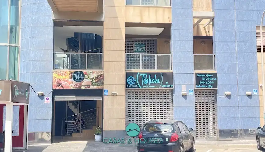 Außenansicht von Geschaftsraum zum Verkauf in La Manga del Mar Menor mit Klimaanlage, Terrasse und Möbliert