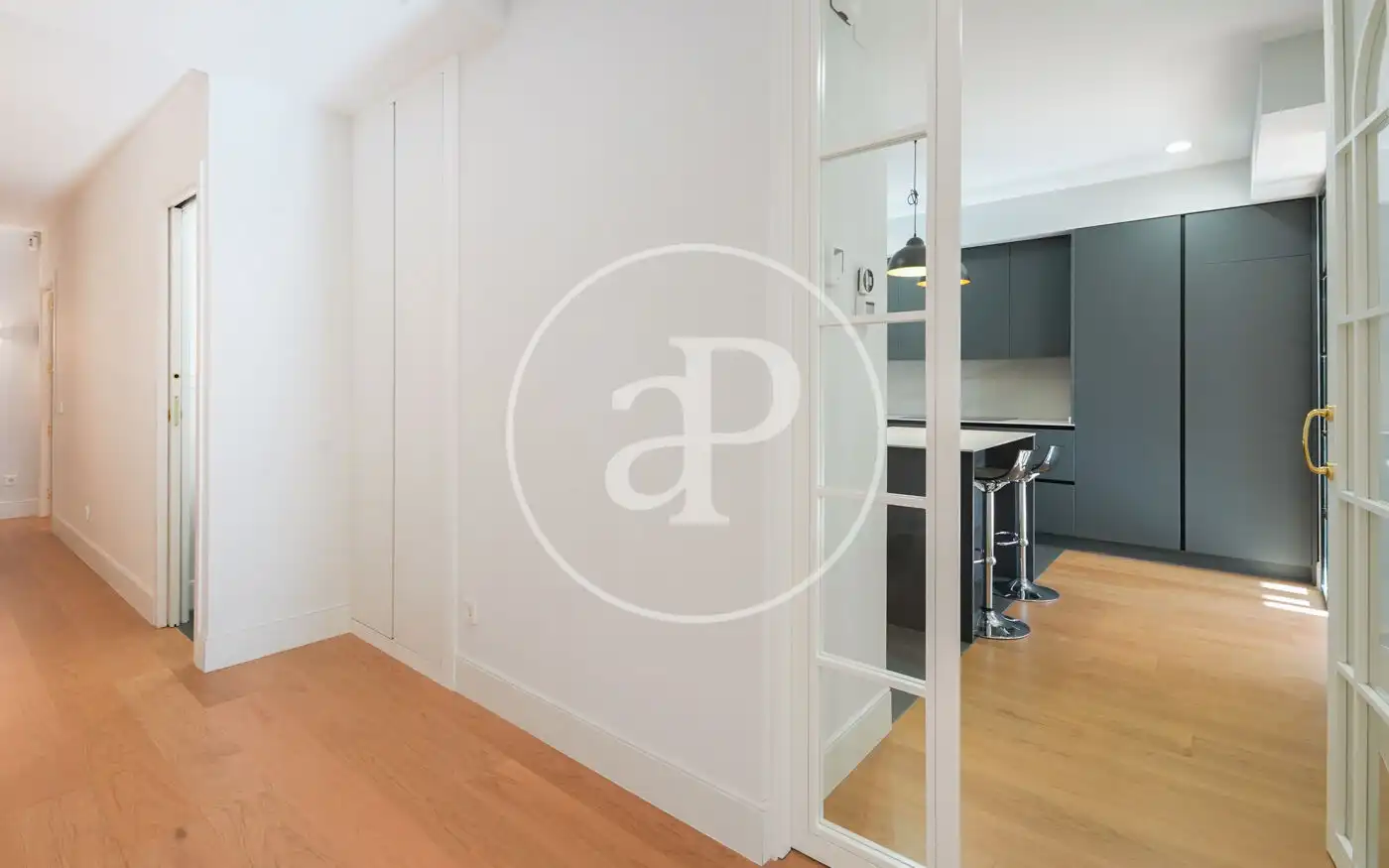 Flat for sale in Madrid  with Air Conditioner, Heating and Storage room