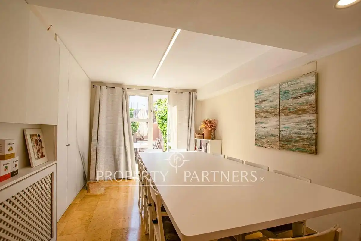Comedor de Casa adosada en venta en Rocafort con Aire acondicionado, Calefacción y Piscina