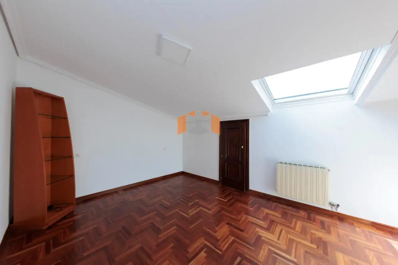 Houses for sale in Vigo   with Heating, Private garden and Parquet flooring