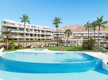 Apartment with balcony for sale in Golf Bahía