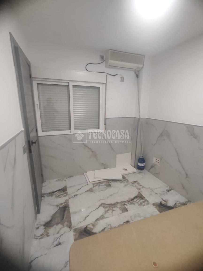 Bany de Local en venda en  Madrid Capital amb Calefacció