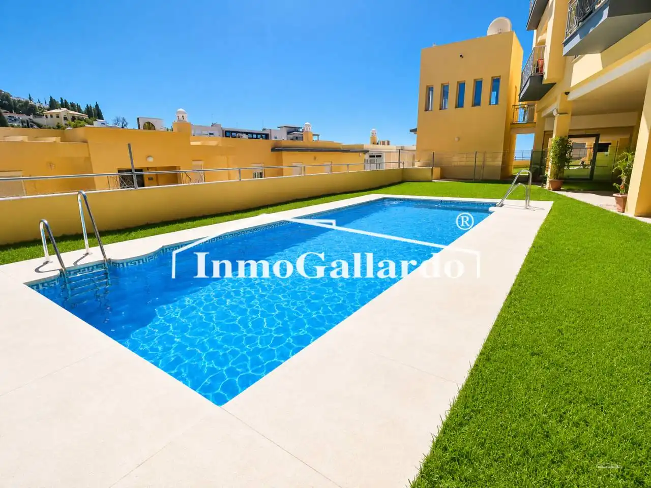 Piscina de Piso en venta en Rincón de la Victoria con Aire acondicionado, Terraza y Piscina comunitaria