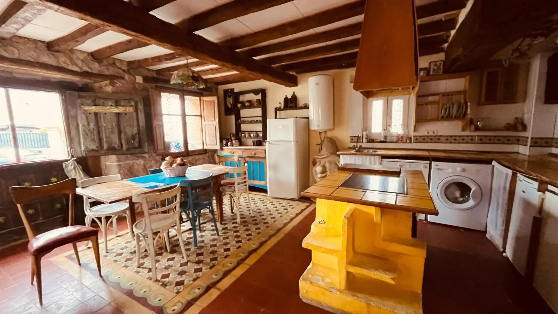 Cuina de Casa o xalet en venda en Revillarruz amb Terrassa, Moblat i Alarma