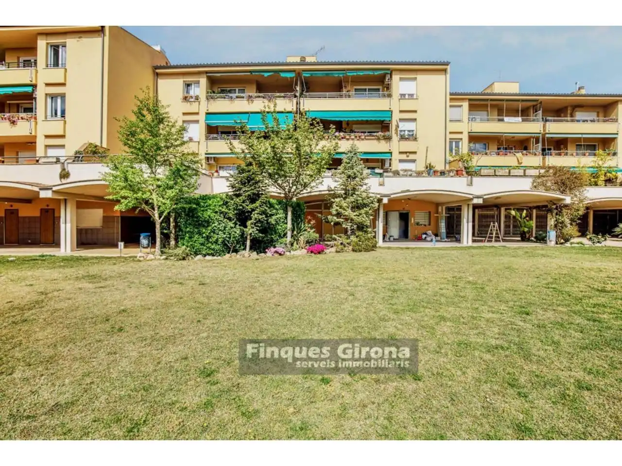 Exterior view of Flat for sale in Girona