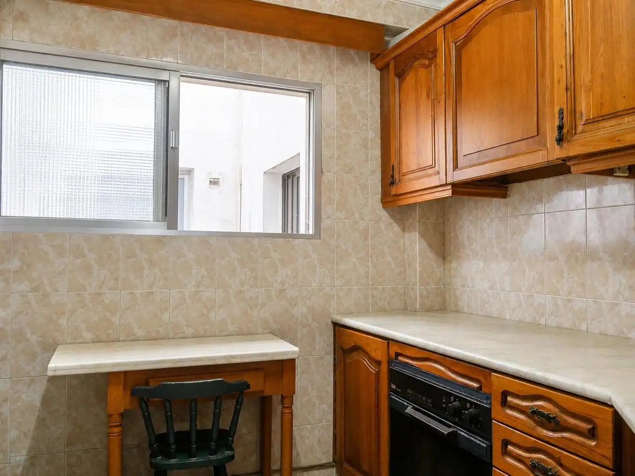 Cocina de Planta baja en venta en San Juan de Aznalfarache con Trastero y Amueblado