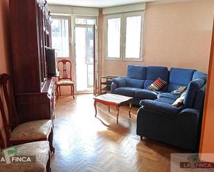Living room of Flat for sale in Oviedo   with Heating, Parquet flooring and Terrace