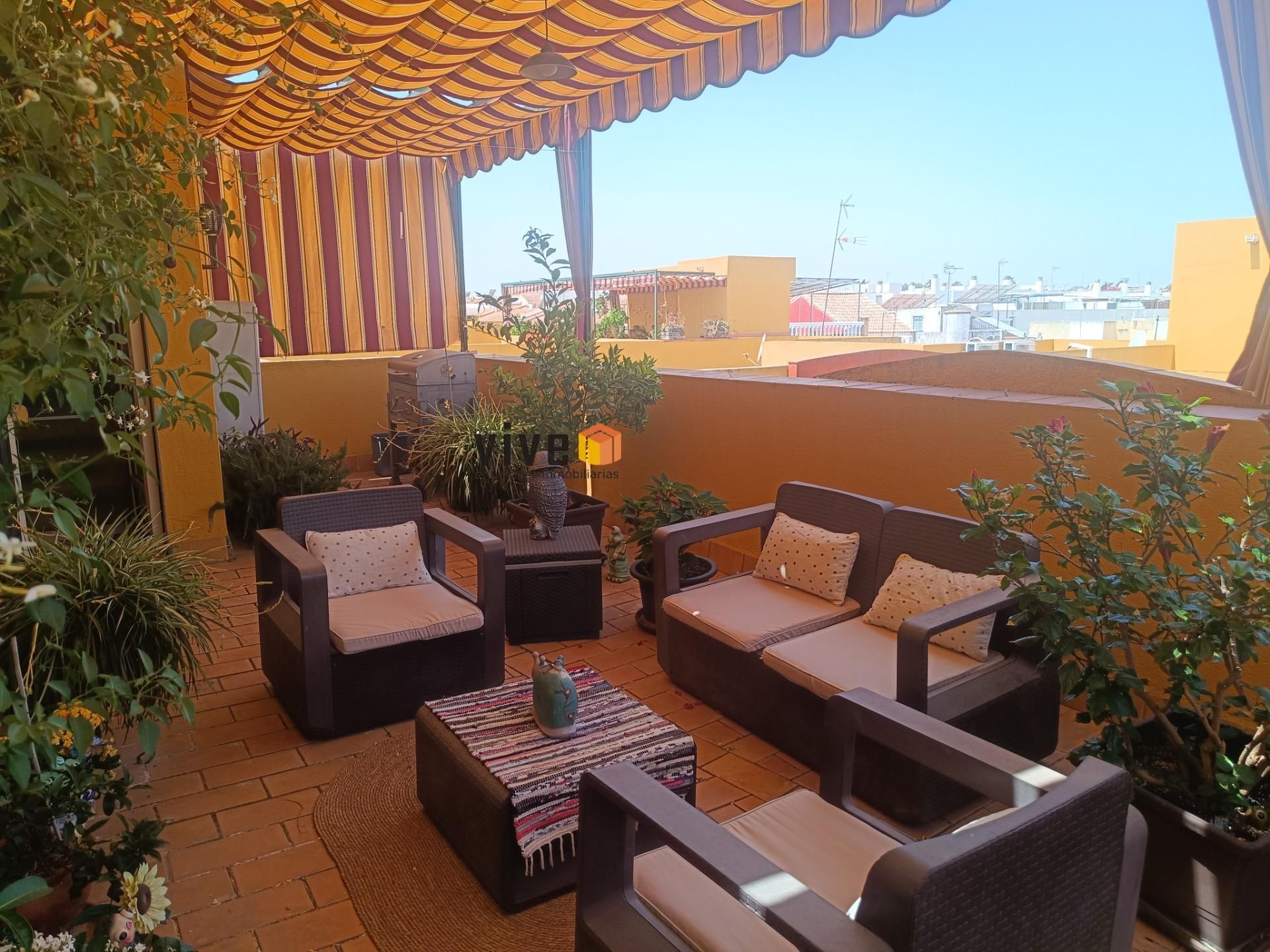 Terrassa de Casa o xalet en venda en Dos Hermanas amb Aire condicionat i Balcó