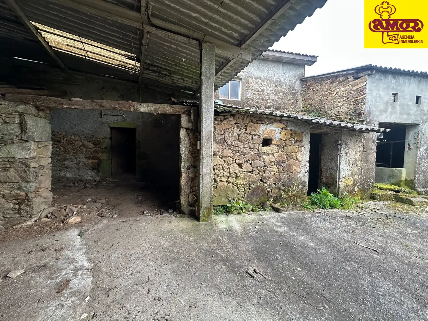 Vista exterior de Casa o xalet en venda en Santiago de Compostela  amb Jardí privat