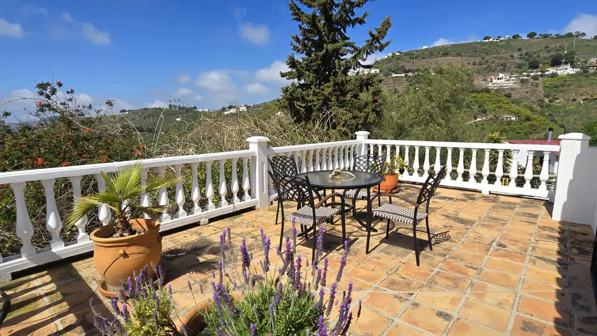 Casa rústica amb jardí en venda a Cómpeta, imagen 8