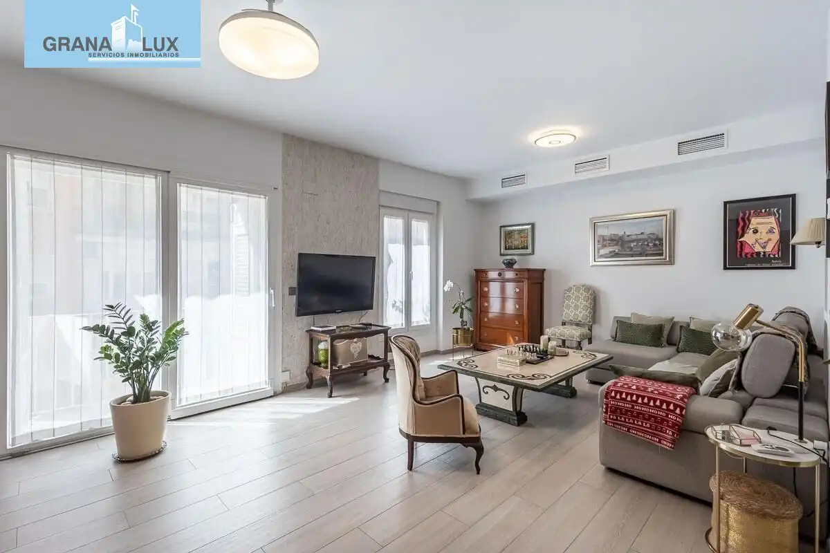 Flat with terrace for sale in Calle Recogidas, imagen 2