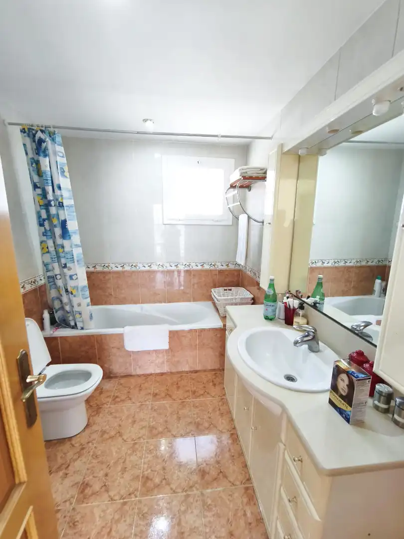 Bathroom of Houses for sale in Cambrils  with Air Conditioner, Heating and Private garden