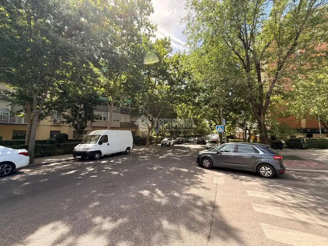 Exterior view of Study for sale in Madrid  with Air Conditioner, Alarm and Home automation
