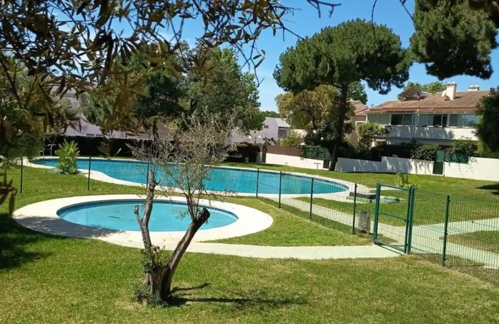 Piscina de Planta baixa de lloguer en Marbella amb Aire condicionat, Terrassa i Piscina