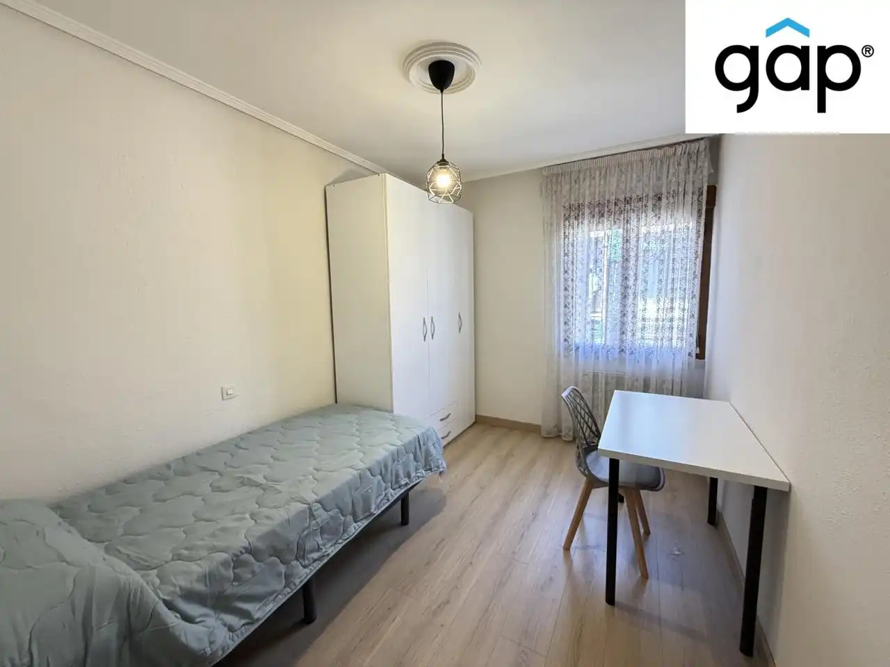 Schlafzimmer von Wohnung zur Miete in Cuenca mit Heizung, Terrasse und Möbliert