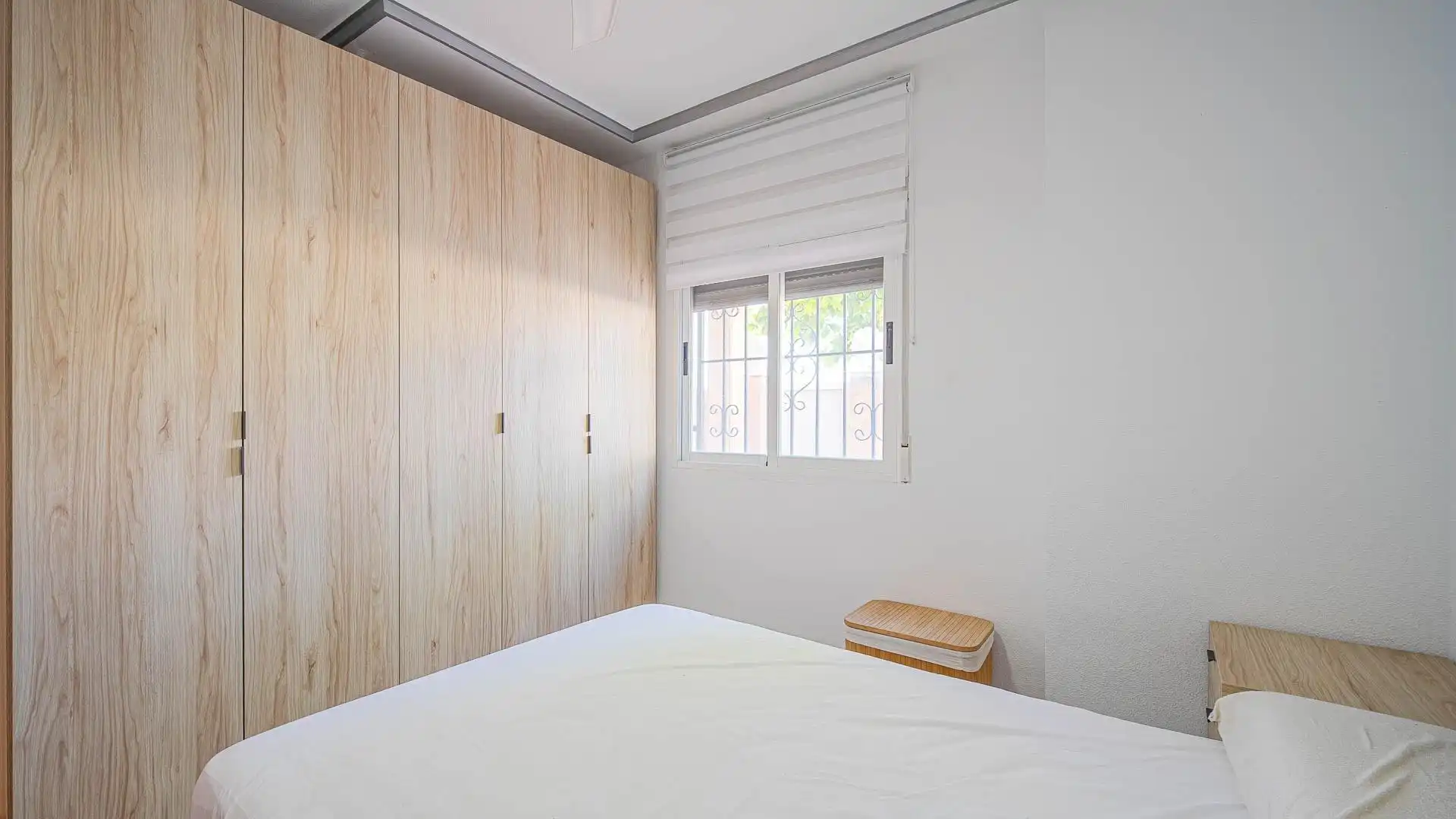 Habitación de Dúplex en venta en Torrevieja con Aire acondicionado, Jardín privado y Trastero