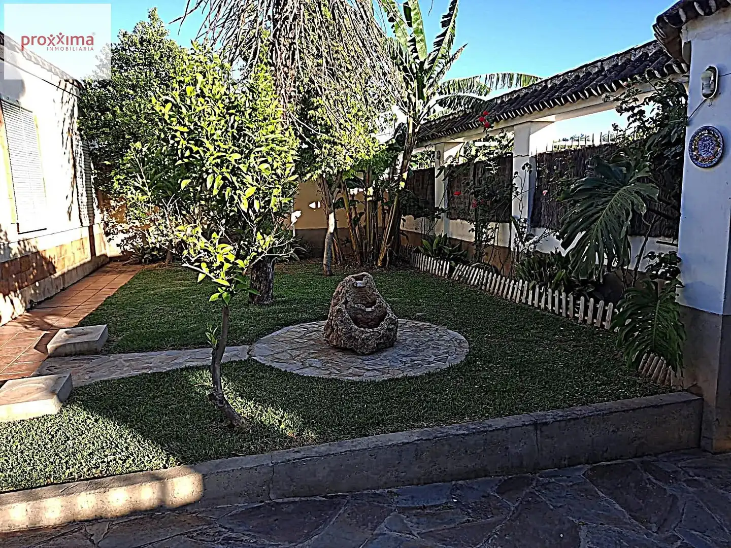Jardí de Casa o xalet en venda en Dos Hermanas amb Aire condicionat, Jardí privat i Terrassa