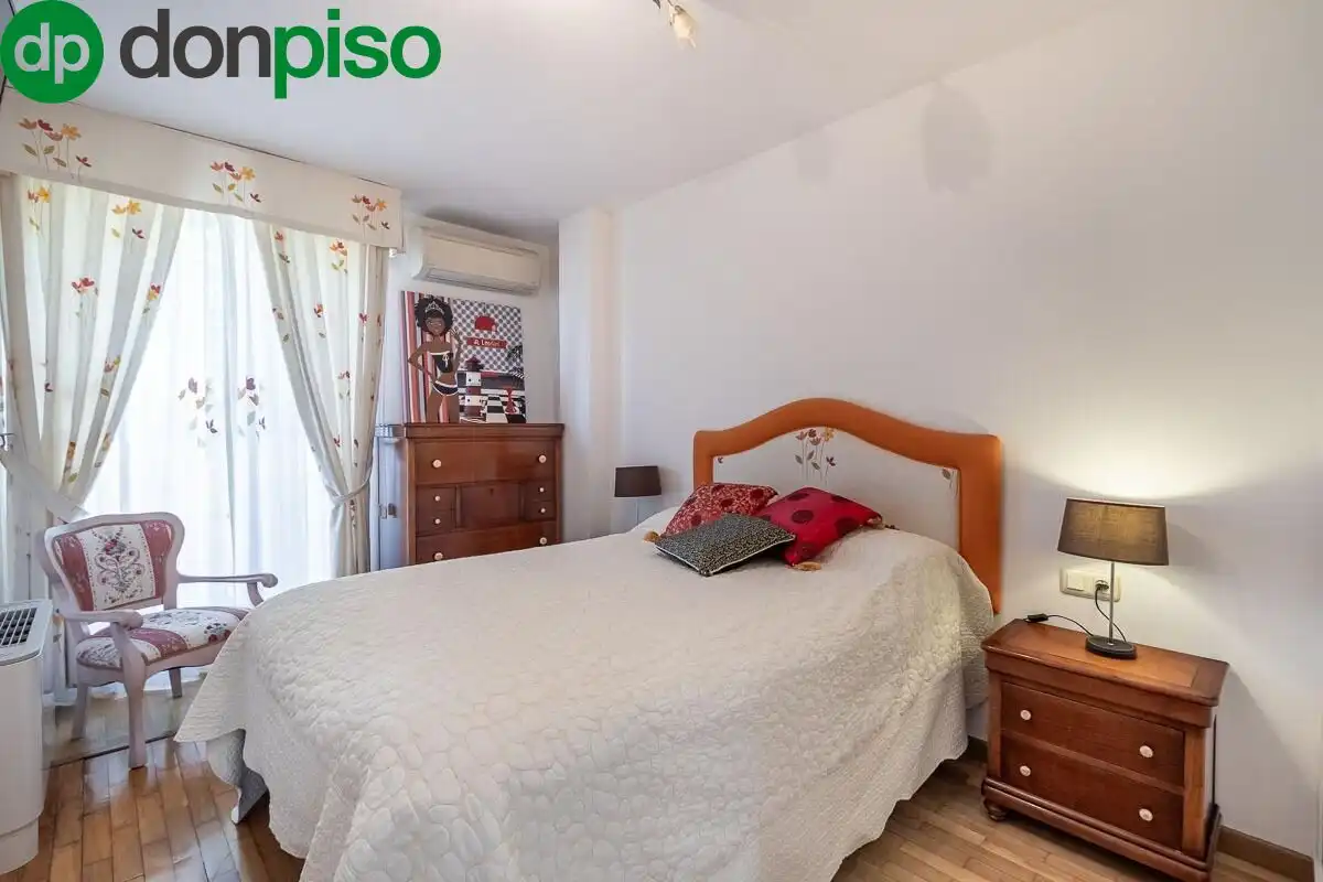 Haus oder Chalet zum Verkauf in Calle ZORAYA, Camino de los Neveros - Serrallo